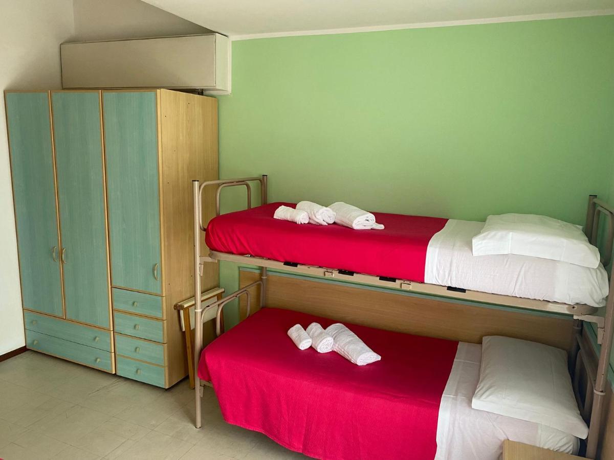 Hotel Barbiani Риччоне Экстерьер фото