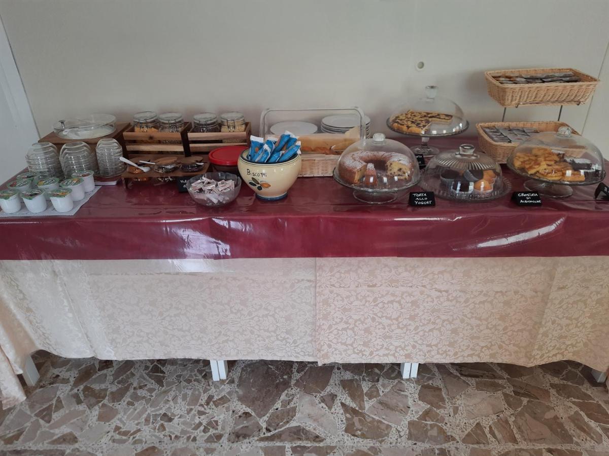 Hotel Barbiani Риччоне Экстерьер фото