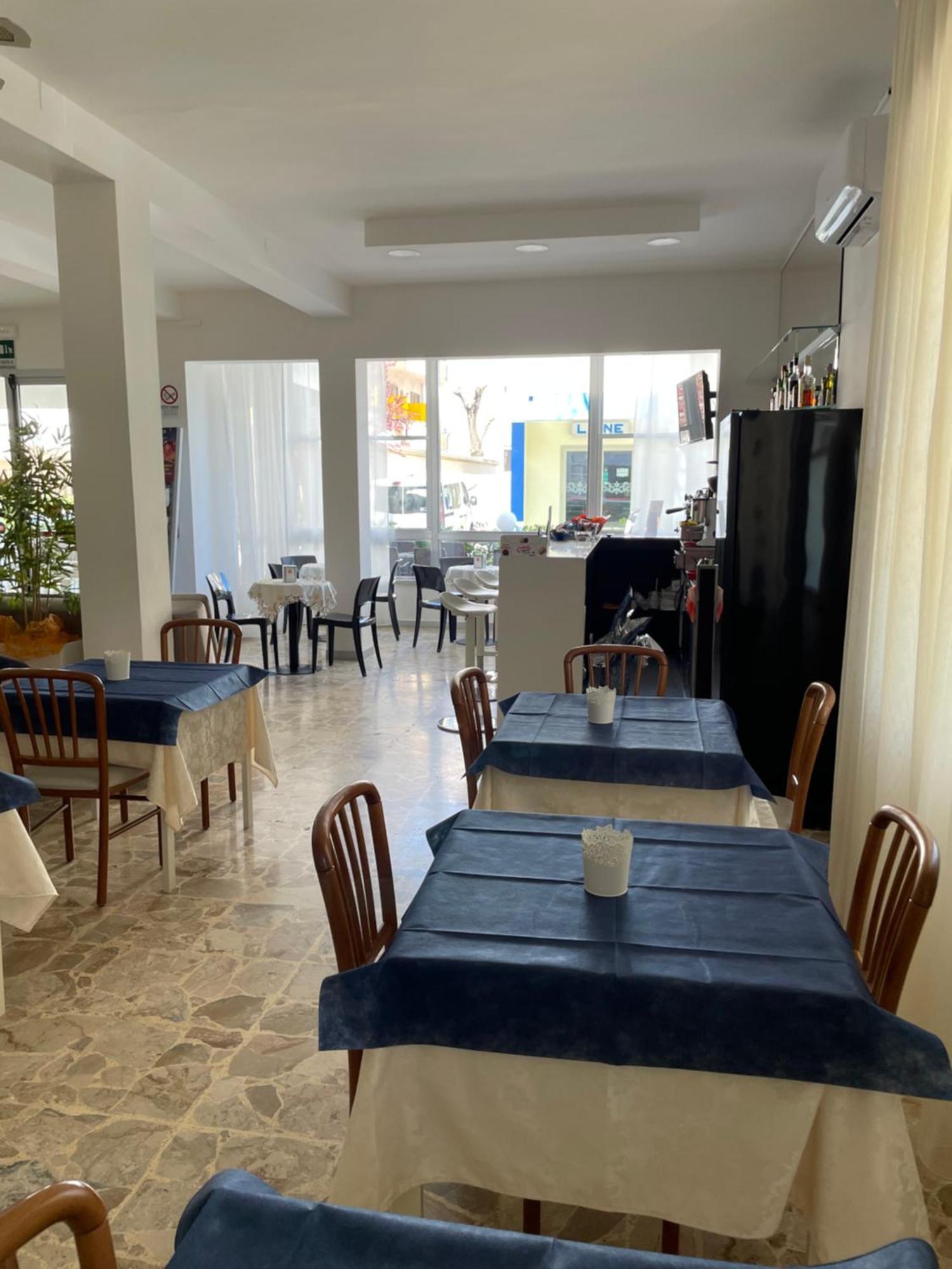 Hotel Barbiani Риччоне Экстерьер фото