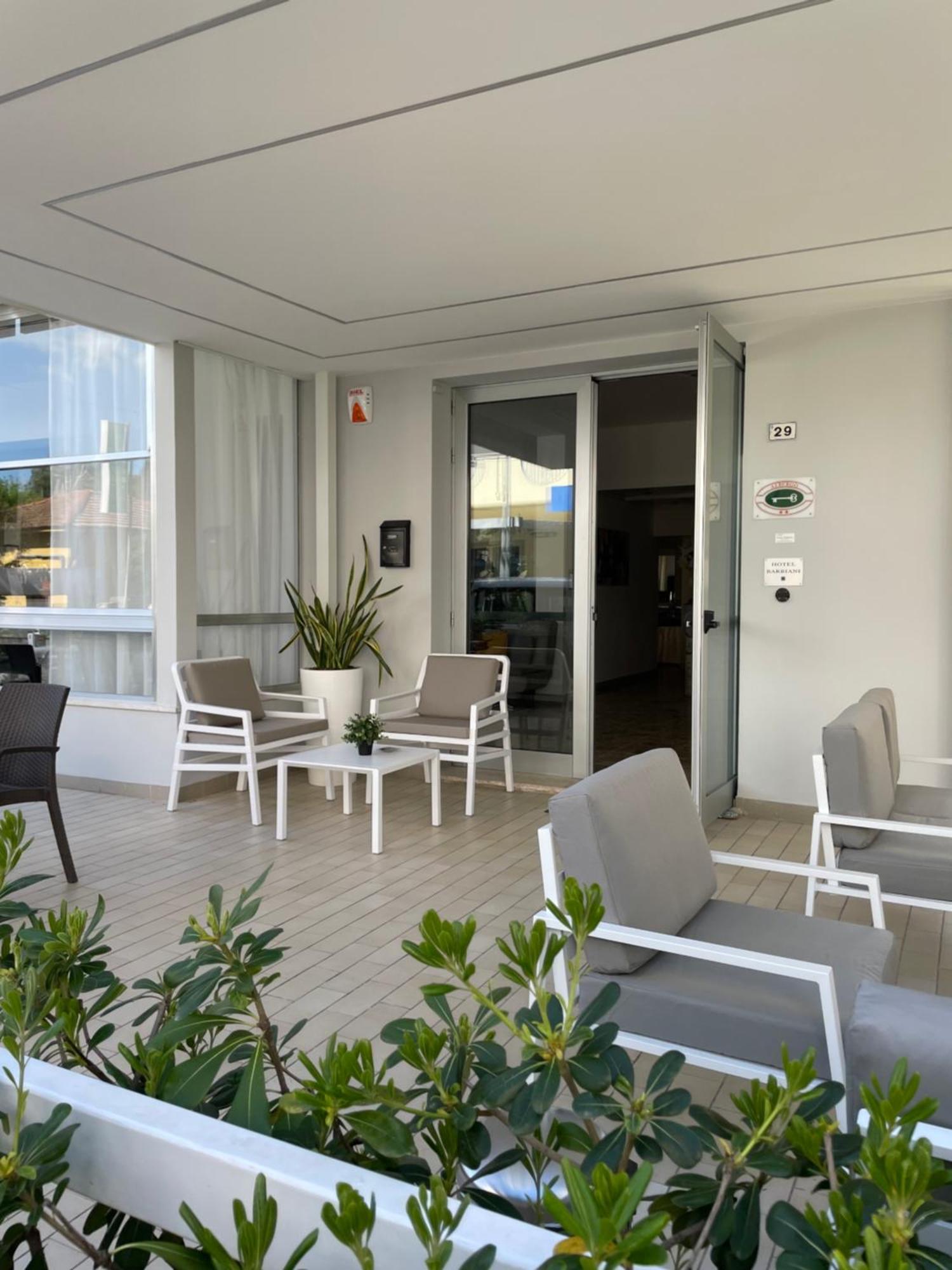 Hotel Barbiani Риччоне Экстерьер фото