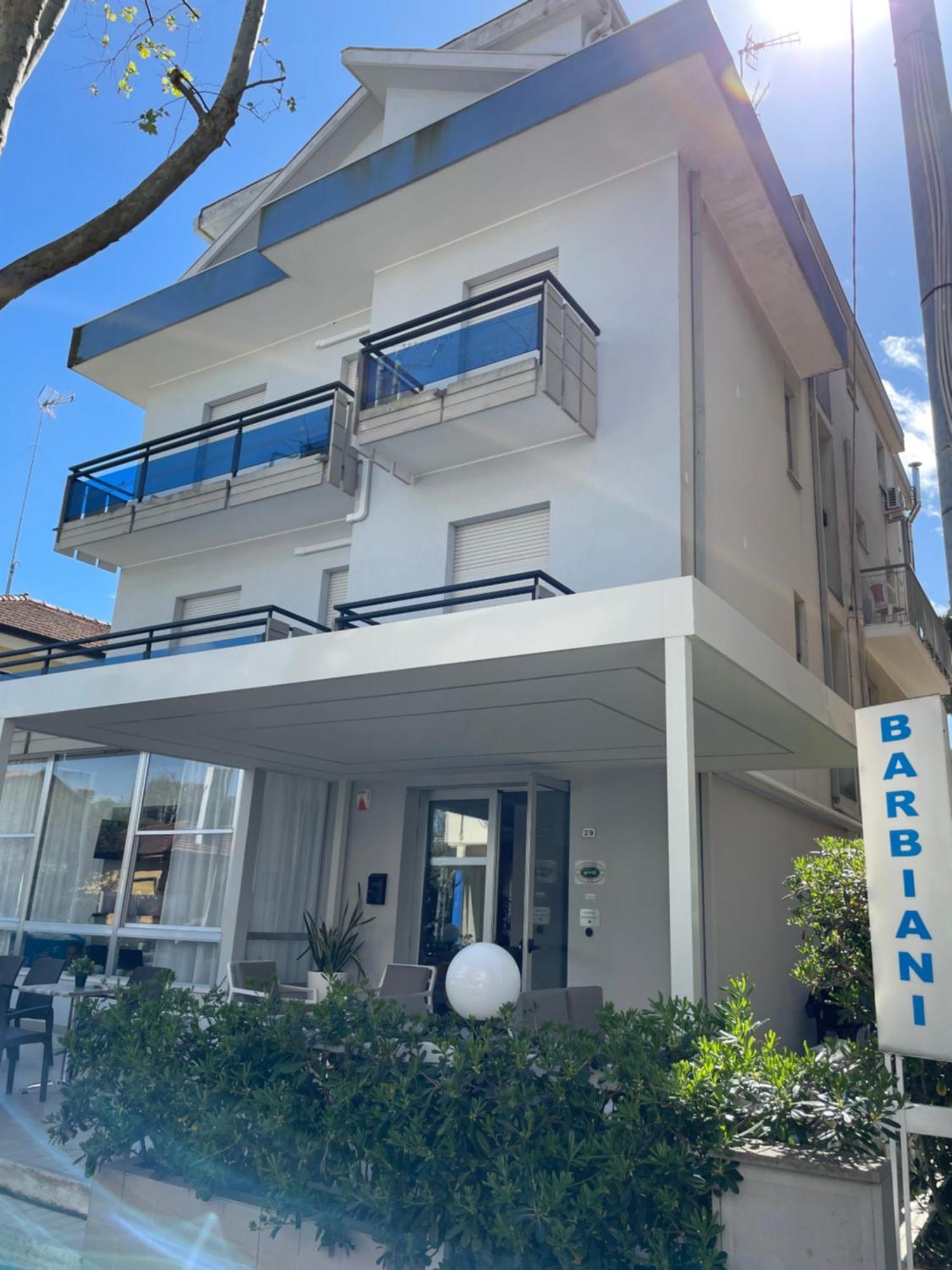 Hotel Barbiani Риччоне Экстерьер фото