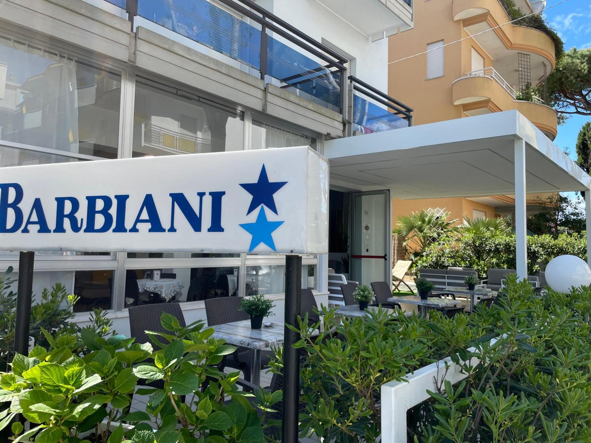 Hotel Barbiani Риччоне Экстерьер фото