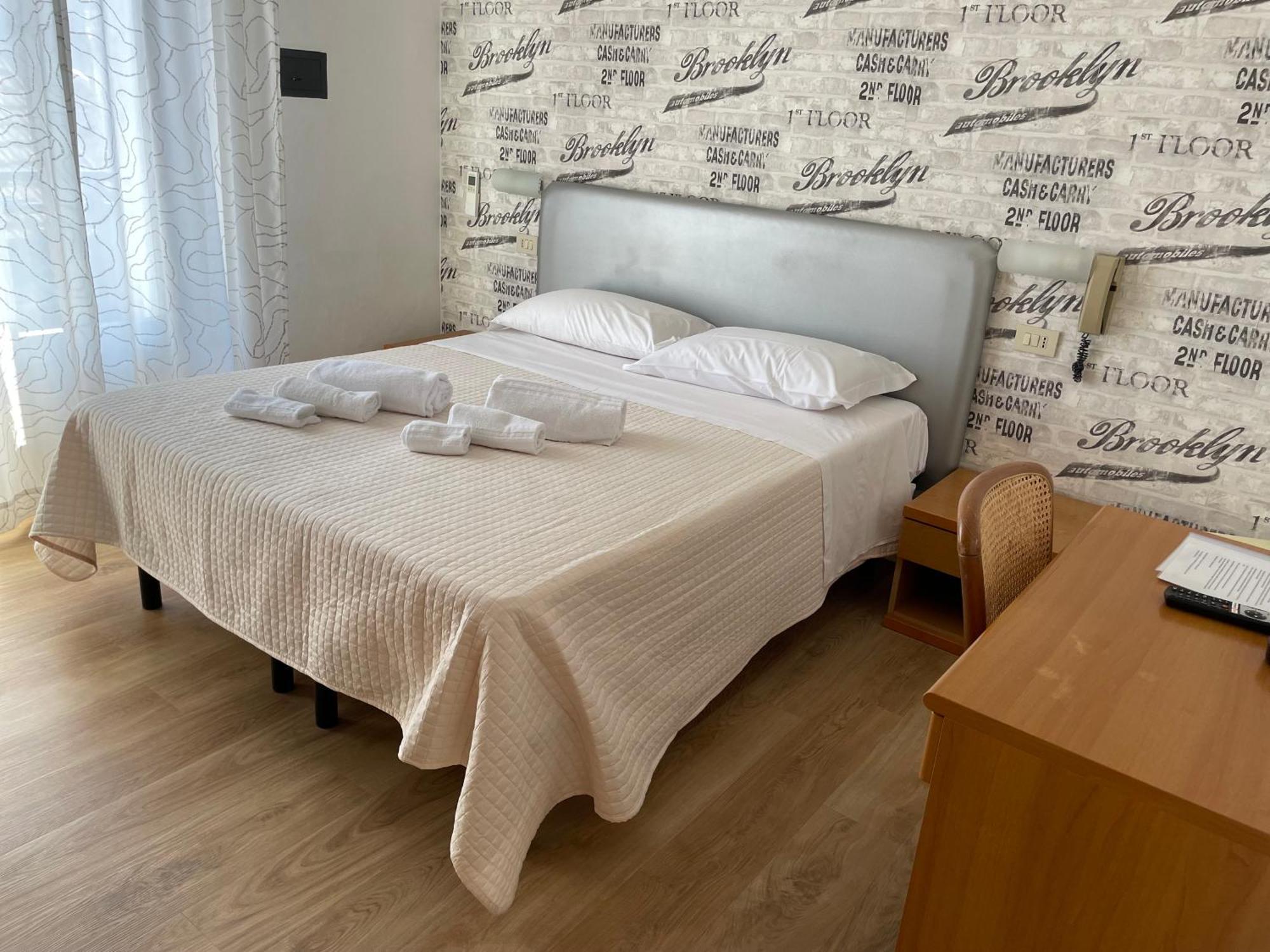 Hotel Barbiani Риччоне Экстерьер фото