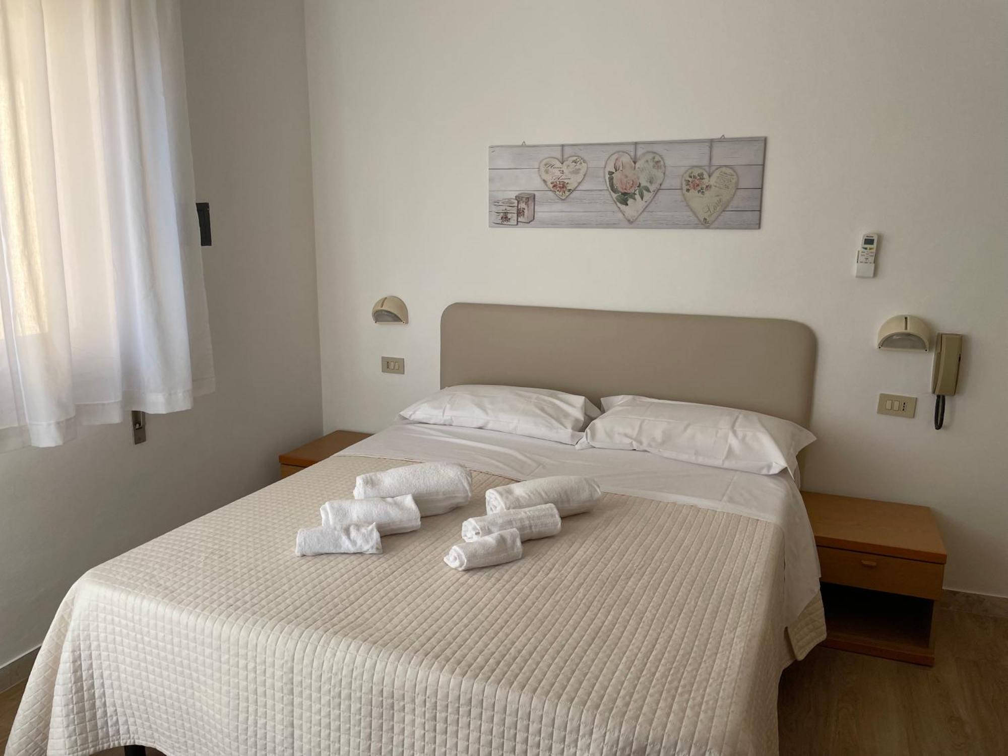 Hotel Barbiani Риччоне Экстерьер фото