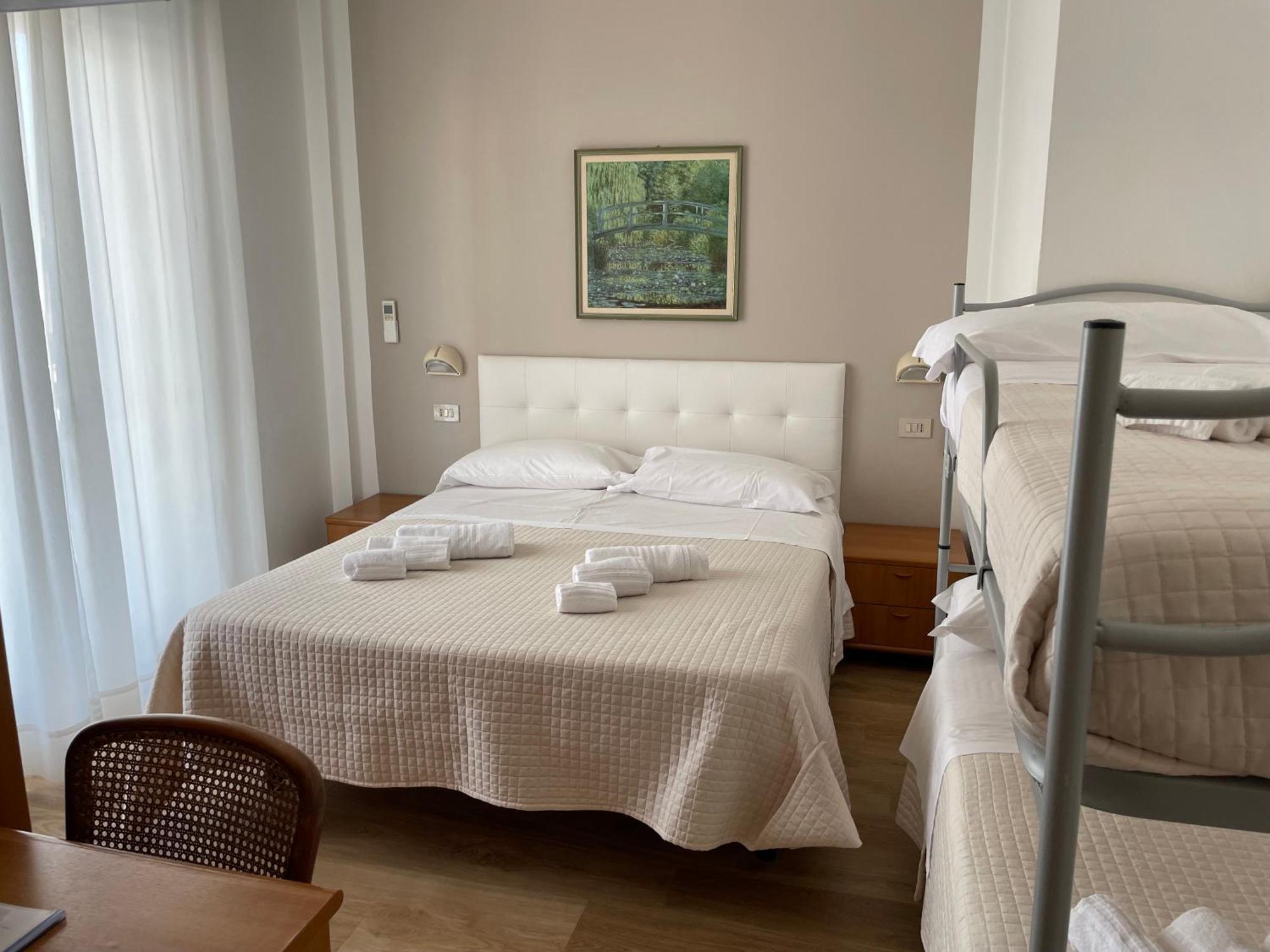 Hotel Barbiani Риччоне Экстерьер фото