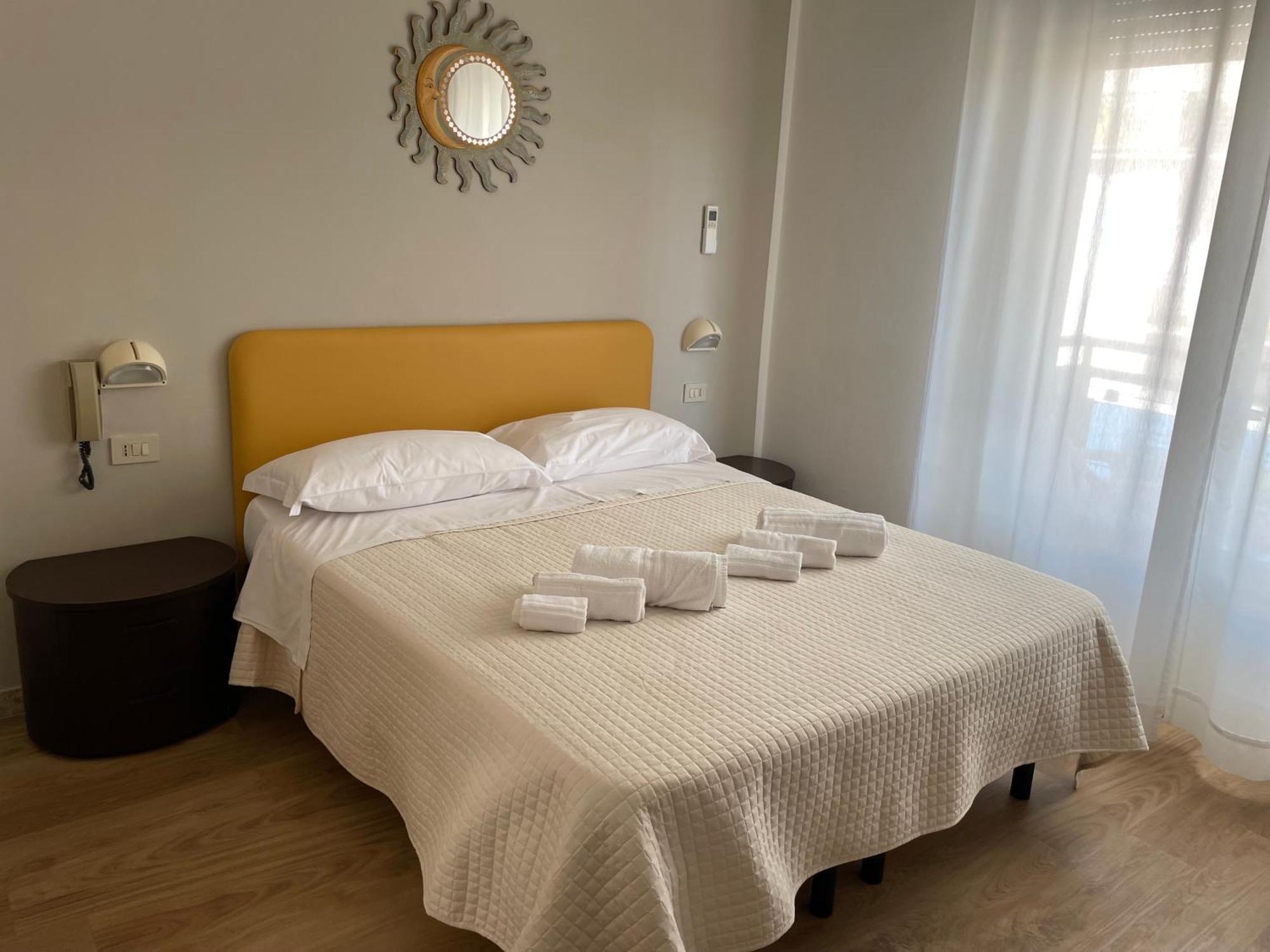 Hotel Barbiani Риччоне Экстерьер фото