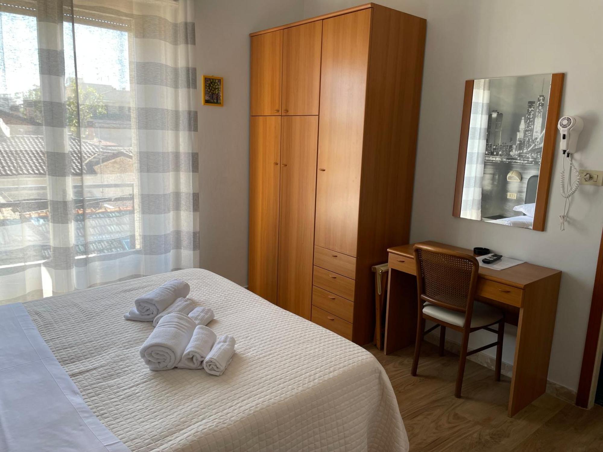 Hotel Barbiani Риччоне Экстерьер фото