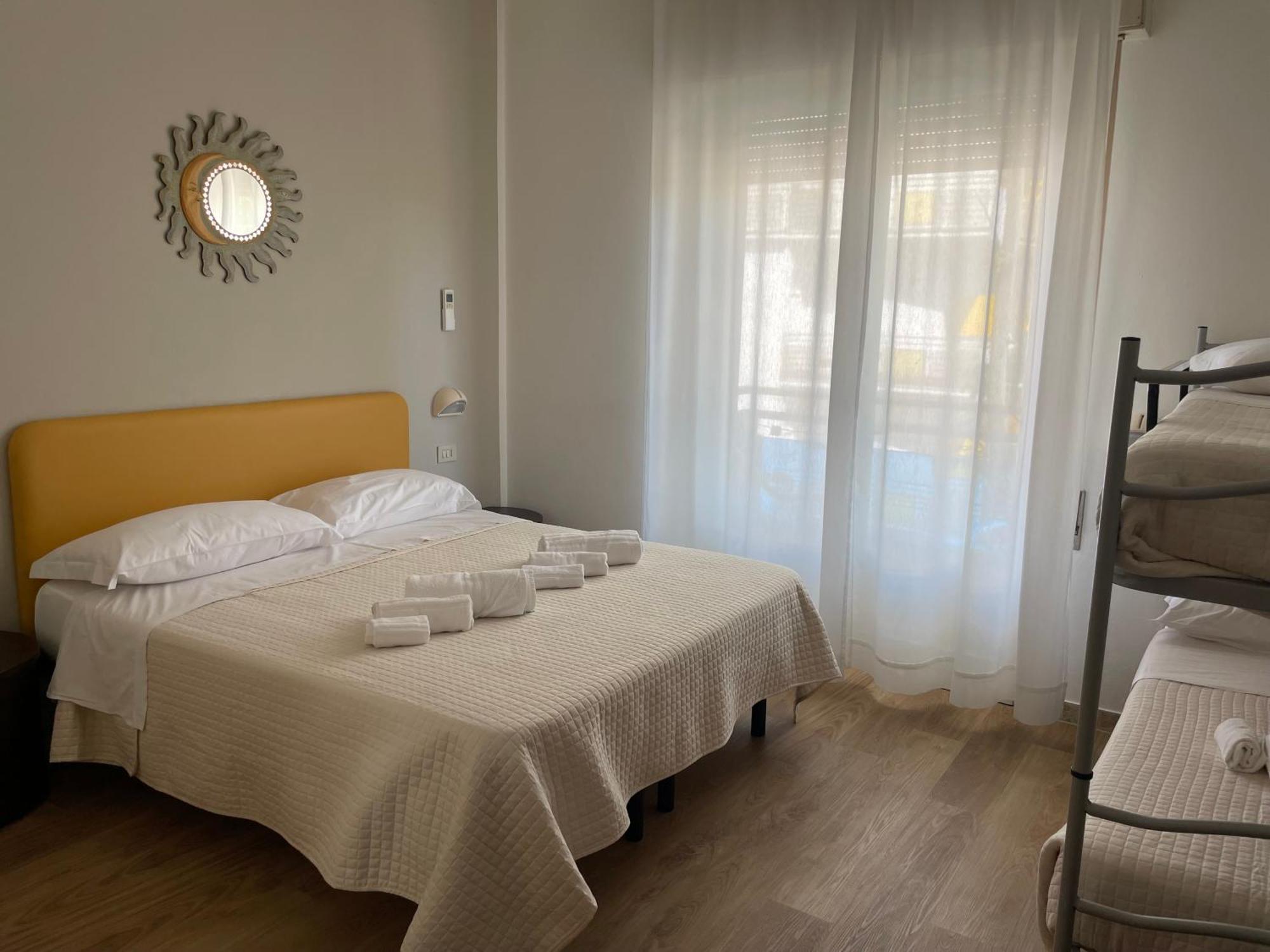 Hotel Barbiani Риччоне Экстерьер фото