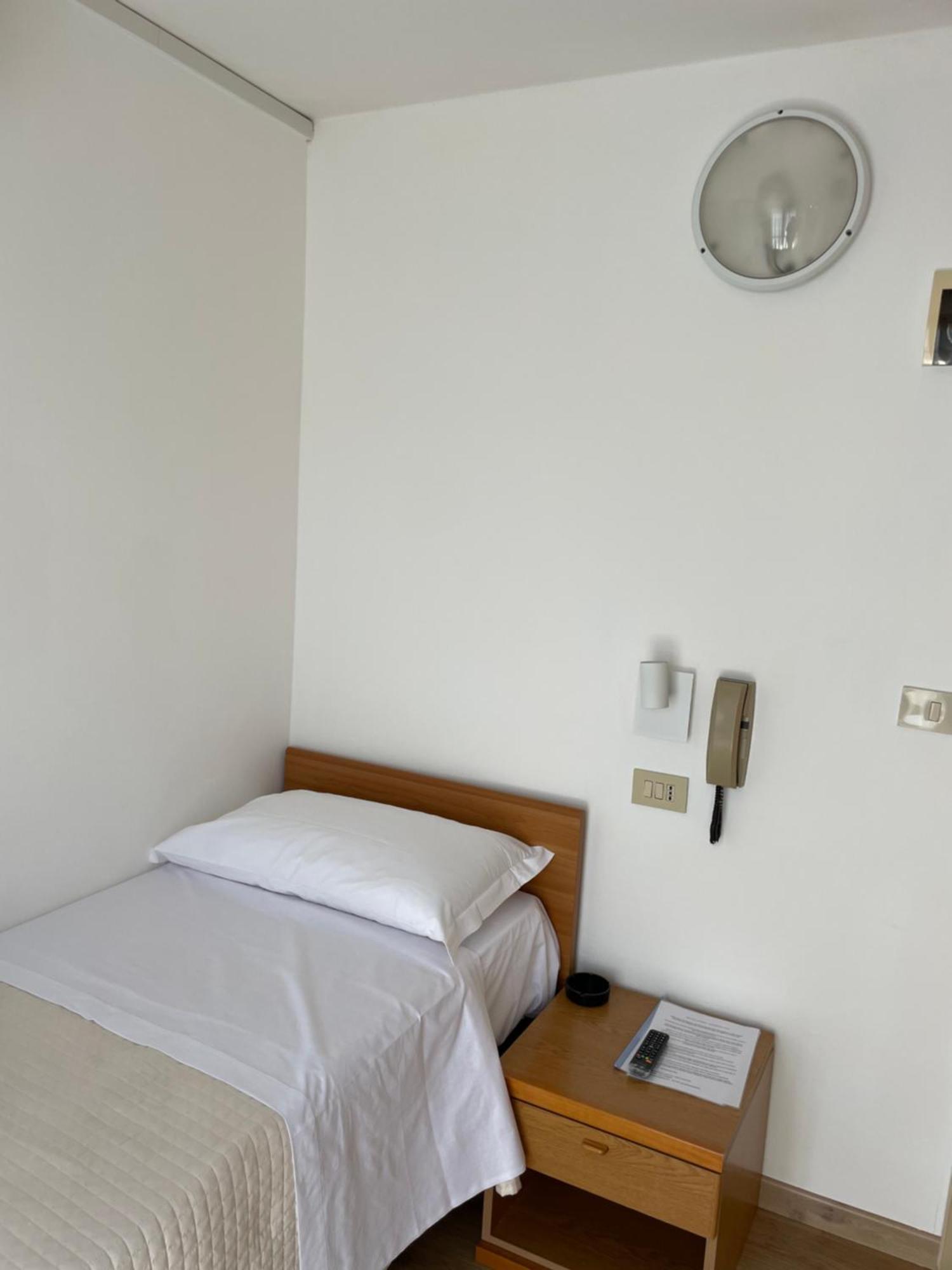 Hotel Barbiani Риччоне Экстерьер фото