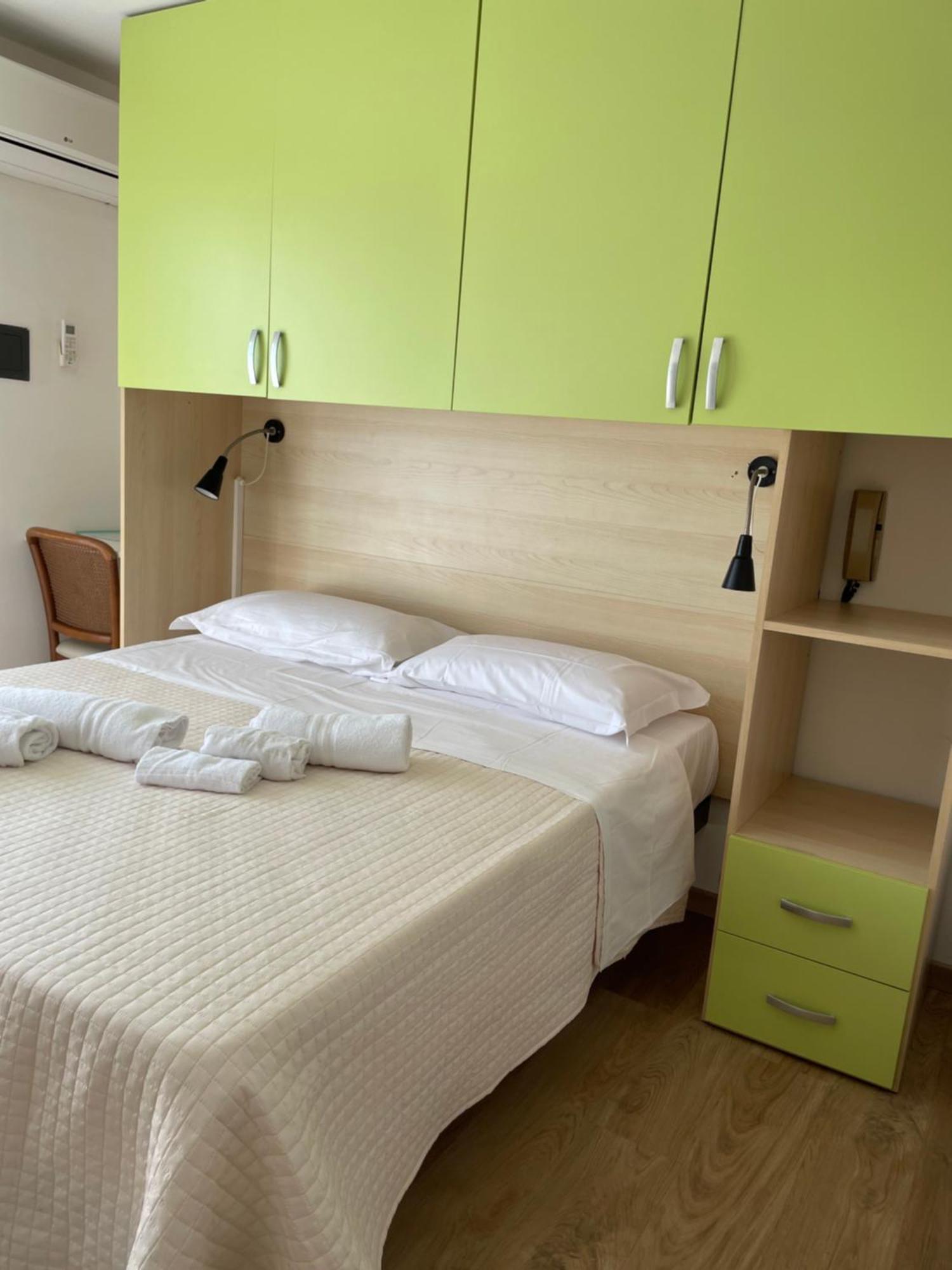 Hotel Barbiani Риччоне Экстерьер фото